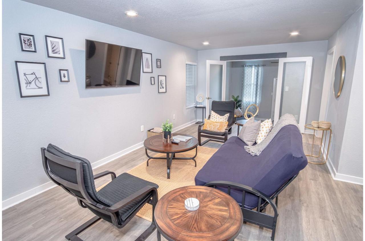 Stylish 4 Br2Ba Renovated Home Near Downtown San Antonio Exterior photo