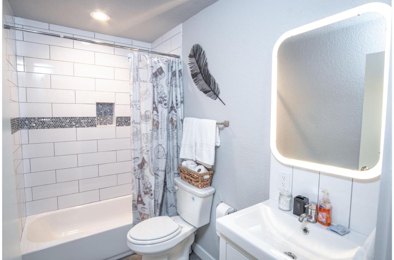 Stylish 4 Br2Ba Renovated Home Near Downtown San Antonio Exterior photo