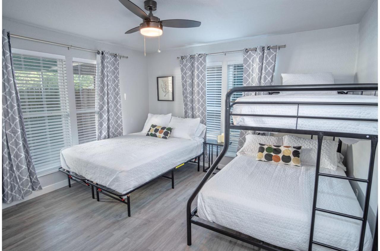 Stylish 4 Br2Ba Renovated Home Near Downtown San Antonio Exterior photo
